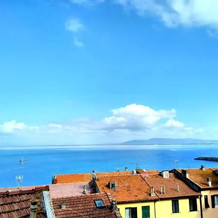 Апартаменты Bilocale In Centro Con Vista Mare