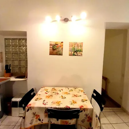 Bilocale In Centro Con Vista Mare